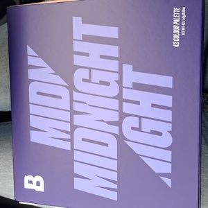 Beauty Bay Eyeshadow Pallete Midnight